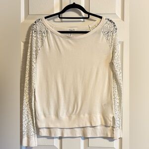 Aéropostale cream raglan Medium lightweight sweatshirt long lace floral sleeves